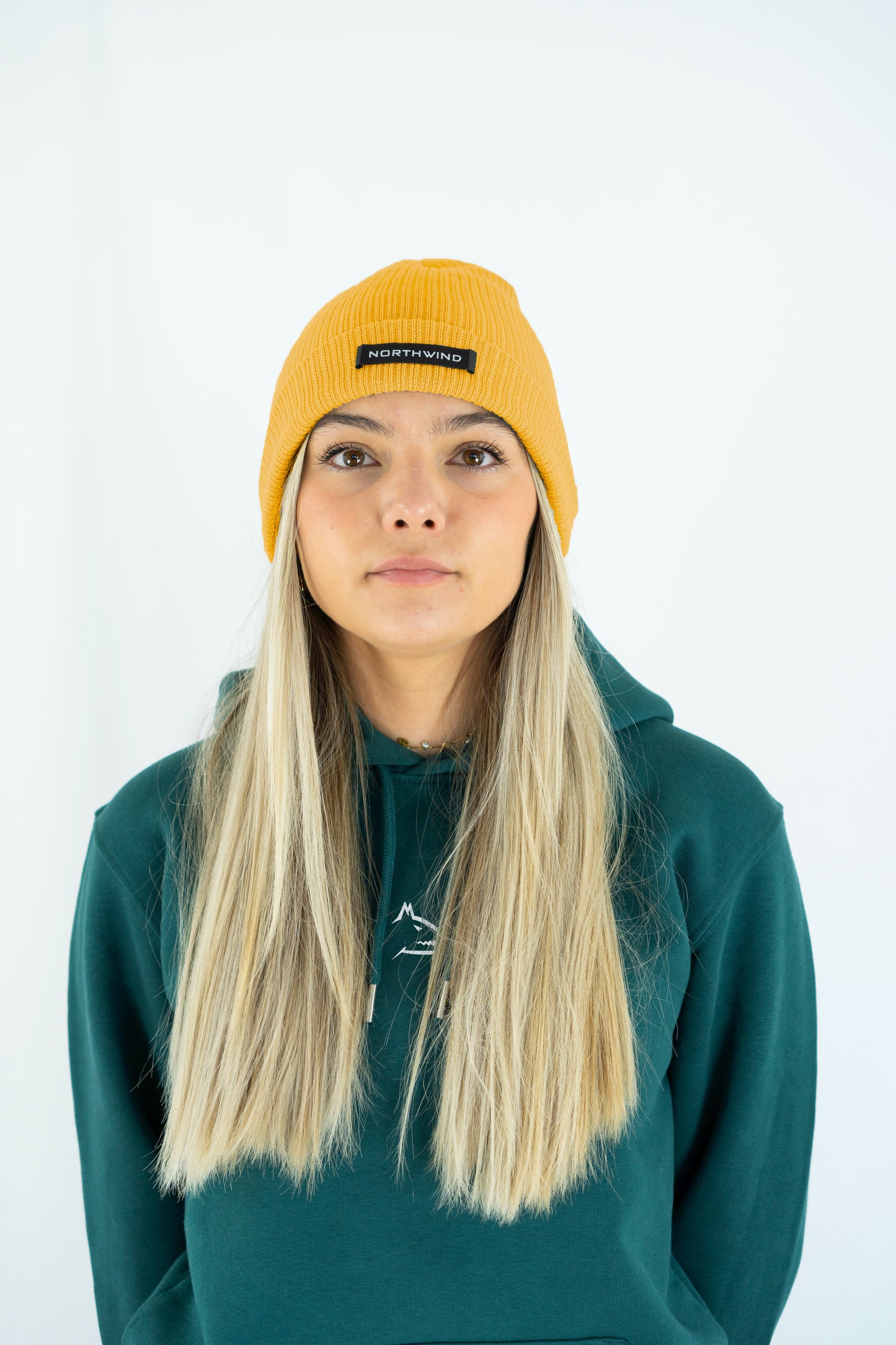Alana-06_beanie-mastard