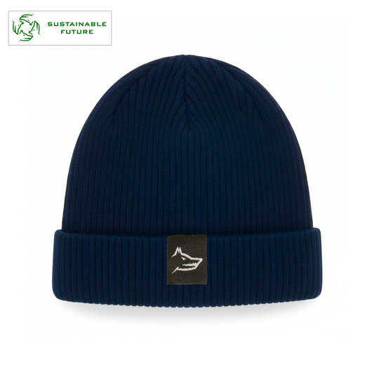 Beanie-Navy_wolf_woman