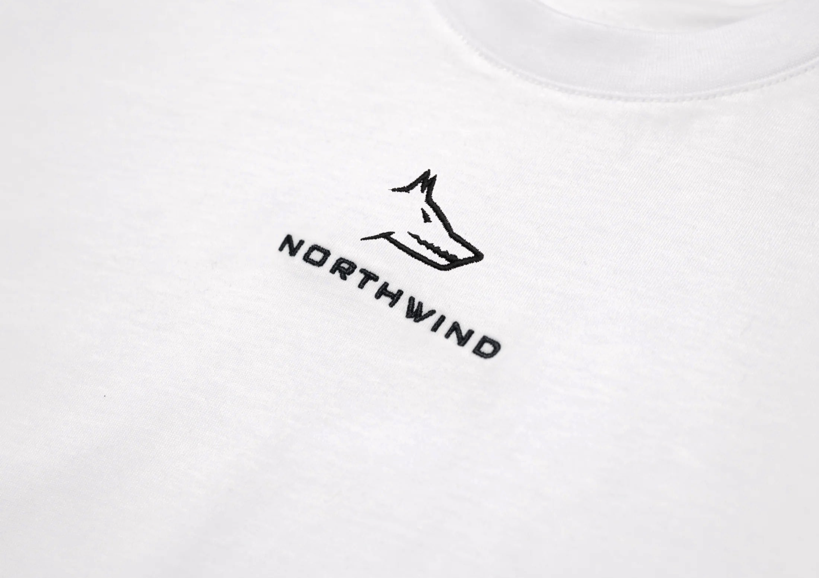 Wolf Casual White T-shirt with Embroidery