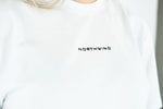 Charger l&#39;image dans la galerie, T-shirt Paris Essentiel avec broderie logo blanc
